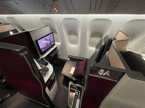 qatar 777-300er business class